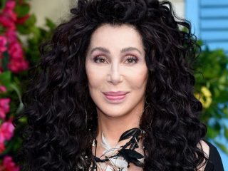 Cher interpretará el tema principal de 'Golden Girls' en el tributo televisivo de Betty White