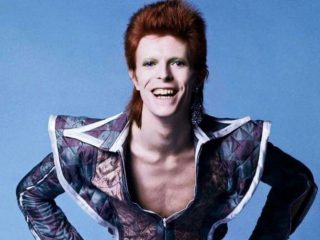 Escucha las versiones inéditas de "Shadow Man" de David Bowie