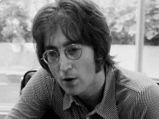Memorabilia de John Lennon y The Beatles se venderán como NFT