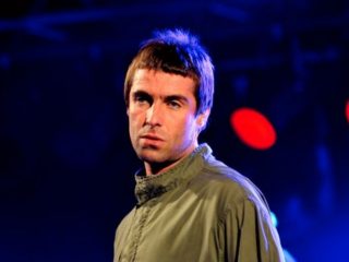 Escucha el nuevo sencillo de Liam Gallagher “Everything's Electric”, co-escrito con Dave Grohl