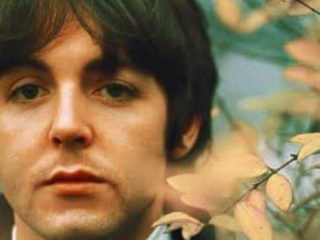 Las notas de 'Hey Jude' de Paul McCartney se venden por más de $76,000 dólares