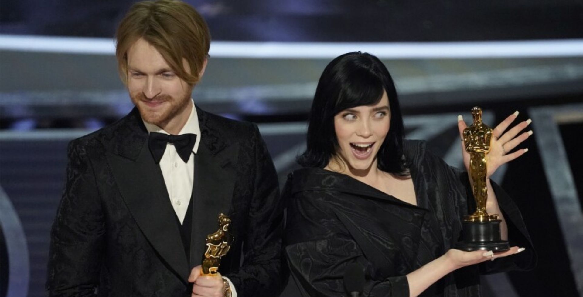 Billie Eilish y Finneas ganan su primer Oscar por ‘No Time To Die