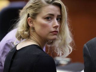 Juez rechaza apelación de Amber Heard