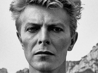 Mira el nuevo tráiler de la película Moonage Daydream de David Bowie