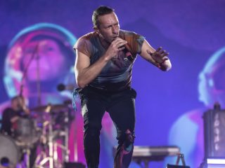 Coldplay hace cover de 'Running Up That Hill' de Kate Bush
