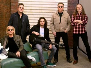 Eagles expande su gira "Hotel California Tour"
