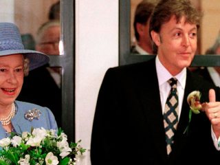 Paul McCartney recuerda la primera vez que conoció a la reina Isabel II